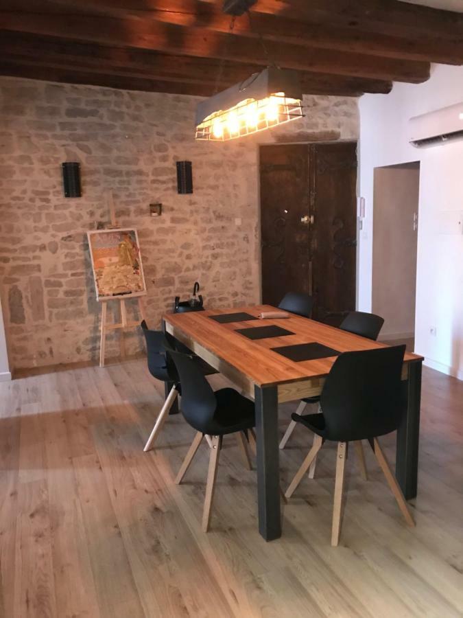 Le Logis De L'Etoile Leilighet Nîmes Eksteriør bilde